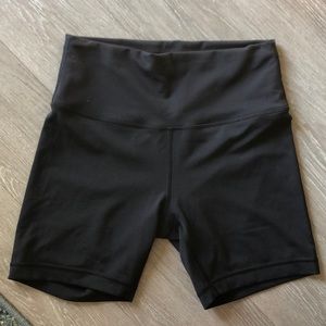 Wunder High rise short 6” inseam